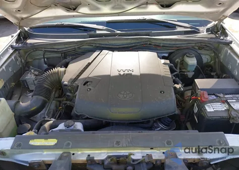 2005 Toyota Tacoma Prerunner V6 из США, поврежденный, VIN 3TMJU62NX5M006073